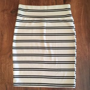 Lularoe - XL Cassie 🖤